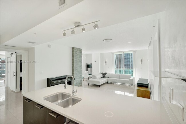 Photo - 333 NE 24th St