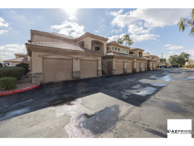 Building Photo - Live the Scottsdale Dream in this Stunning... Rental