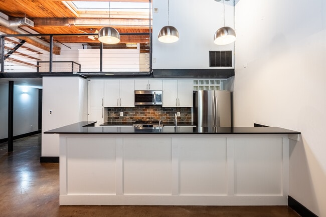 Photo - 644 Wells St SW
