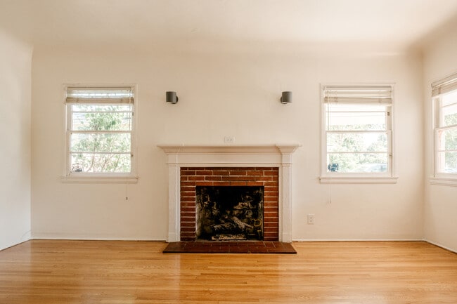 Photo - 5518 Denny Ave