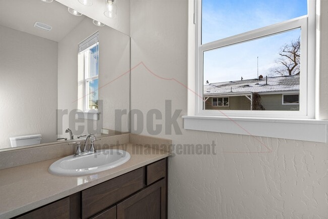 Photo - 1320 N Tschirley St