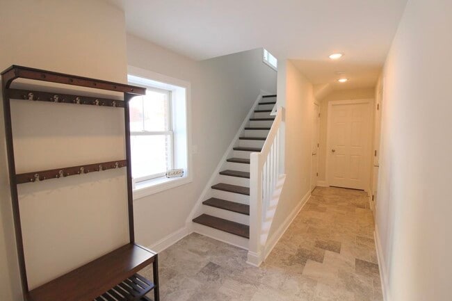 Photo - 2222 Deyerle Ave