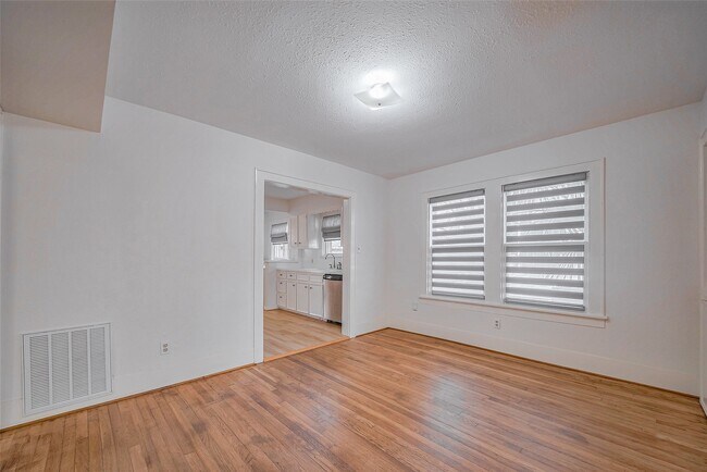 Photo - 1614 Ridgewood St