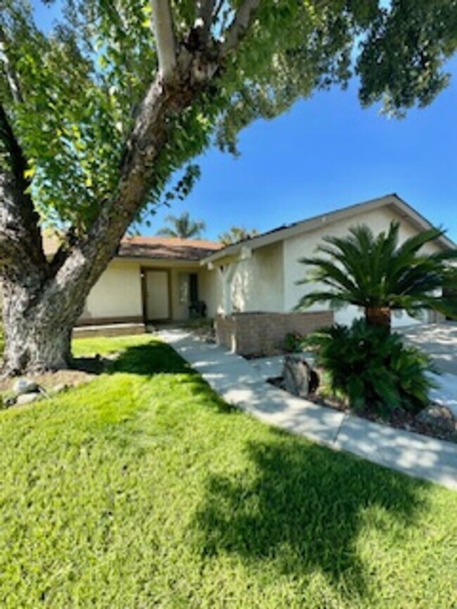 Building Photo - Charming 3-Bedroom Home with Fruit Trees, Garage & Pet-Friendly Living!