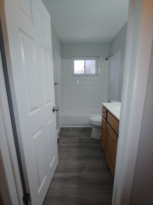 Photo - 424 Gardner St
