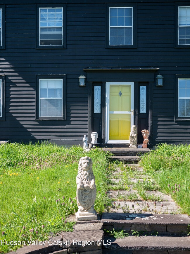 Photo - 483 Travis Hill Rd