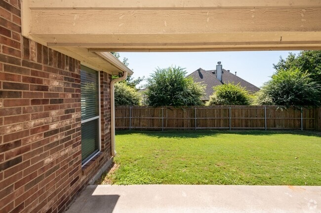 Building Photo - Beautiful 3 Bedroom 2 Bath in Whitestone R... Rental