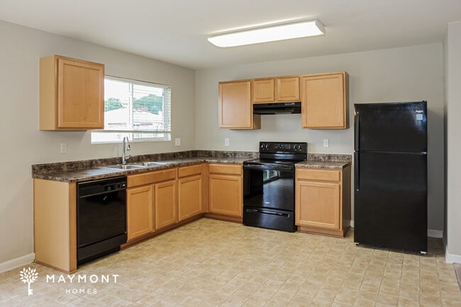 Photo - 124 Vancouver Rd