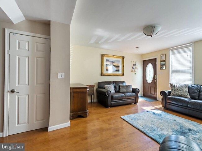 Photo - 1025 E Columbia Ave