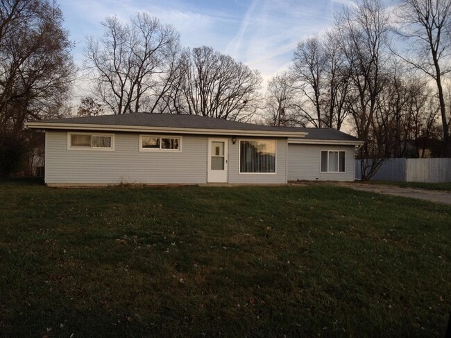 Building Photo - Beautiful Ranch in Prime Clarkston Location