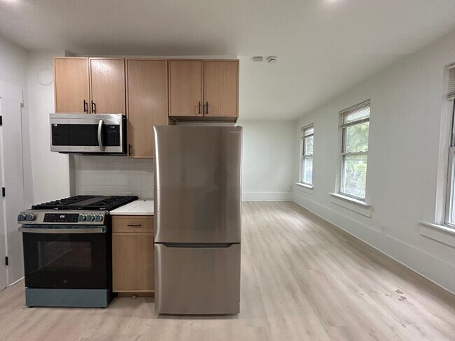 Photo - 2301 N Leavitt St Unit 1RR