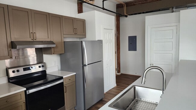 Photo - Flowers Building Condominiums Convenient To Downtown!!