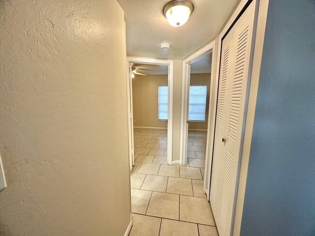 Photo - 1st Floor Apartment with Pool, Tennis Court & More in North Fort Myers