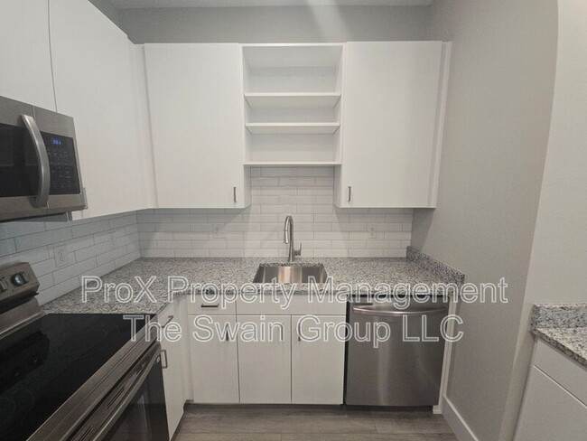 Photo - 701 Bates Ave SW Unit 101