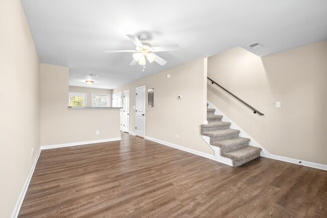 Photo - 310 Rowand Ct
