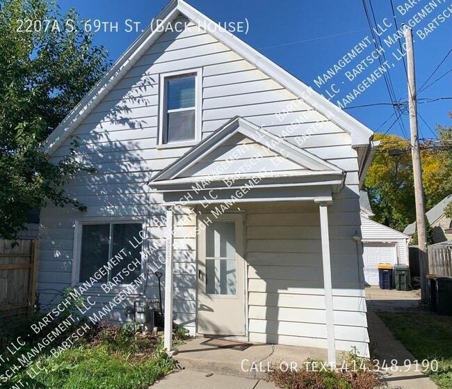 Building Photo - 2207A S. 69th St. (Back House)-