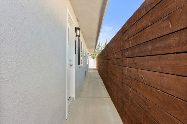 Photo - 2051 E Harding St Unidad 2051 E Harding St