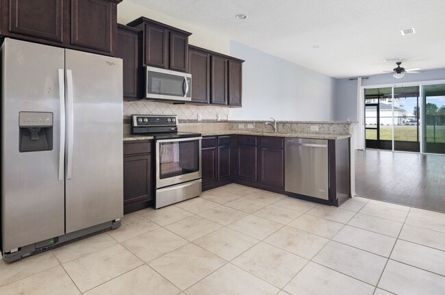 Photo - Magnolia Park - Convenient Location