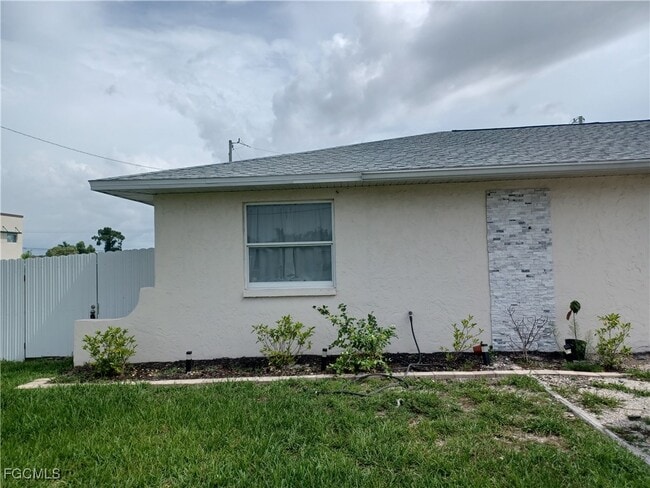 Building Photo - 1102 SW 15th Terrace Rental