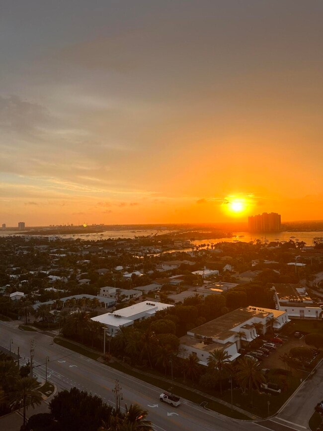 Building Photo - 3400 N Ocean Dr Unit 1806