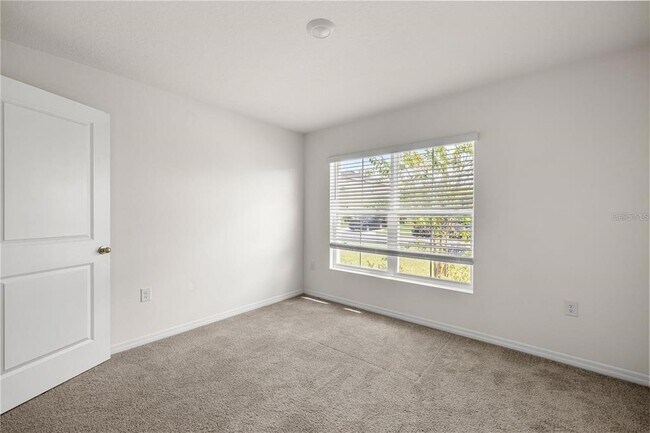 8904 SW 50th Ter