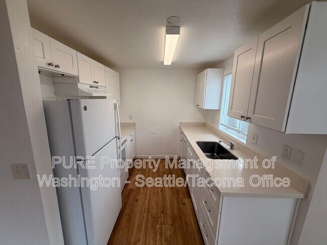 Photo - 1706 E 56th St Unit 2