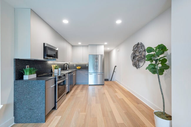 Photo - 771 18th St NE Unit B