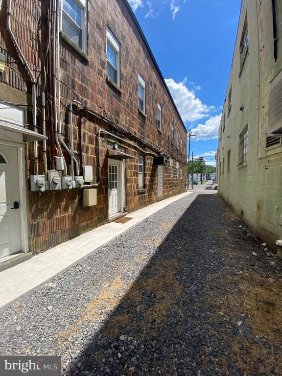 Photo - 181 Armstrong St Unit D
