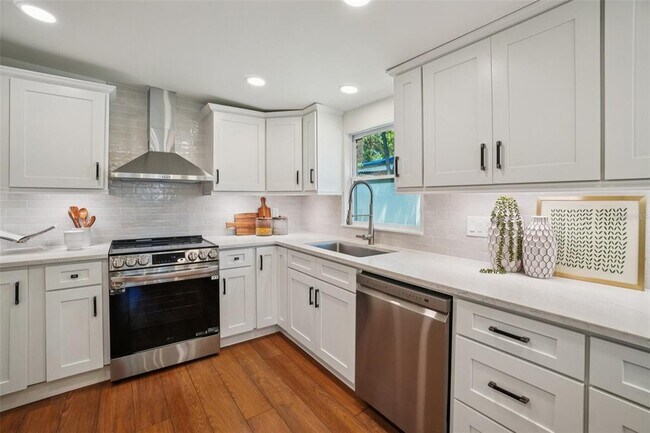 Photo - 3123 W La Salle St