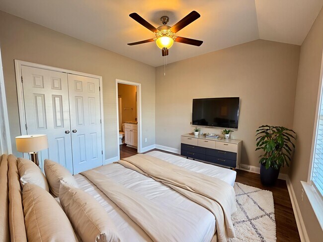 Photo - 223 Way Bill Cir