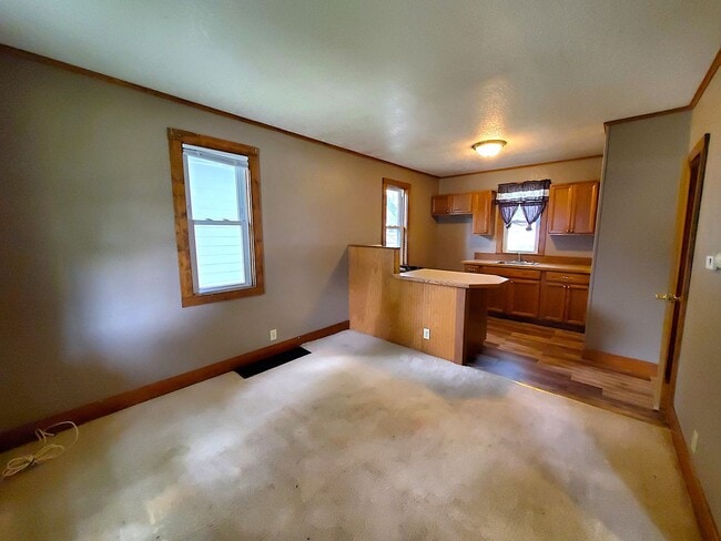 Photo - FOR RENT: 147 FRENCH- cute one bedroom bun...