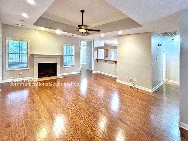 Photo - 203 Silver Tail Ln