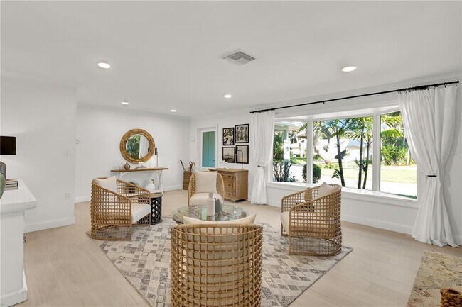 Photo - 1945 Anglers Cove