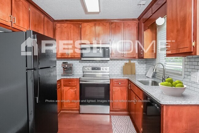 115 Cedar Breeze Ln