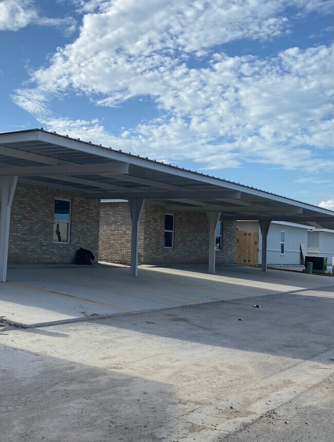 4908 N Winona Dr Unit Winona dr unit 1