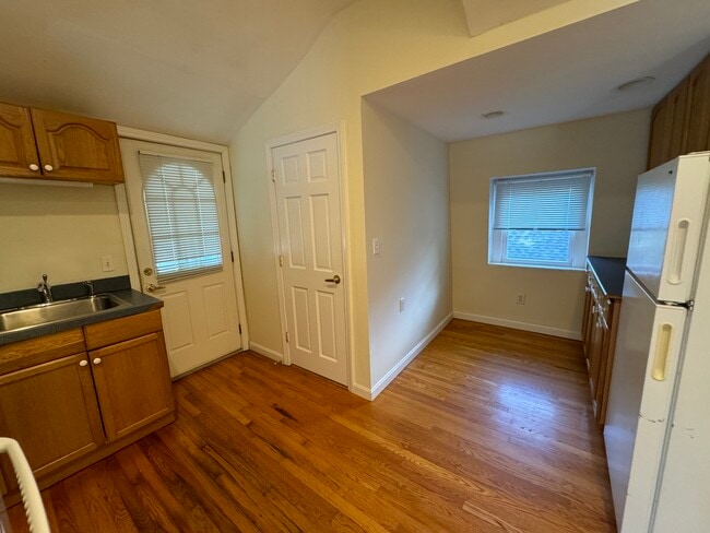 Photo - 24 Henderson St Unidad #3