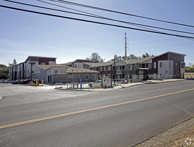 Trailside Terrace - Trailside Terrace Apartments