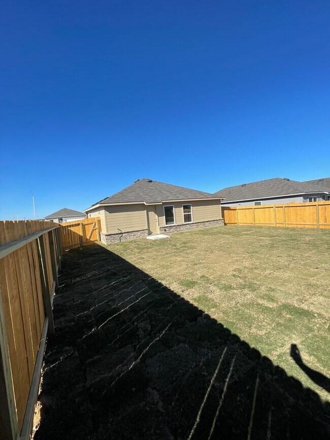 Photo - Now Pre-Leasing in Legend Pond | Spacious 3 Bedroom, 2 Bath Home | NO HIDDEN FEES!