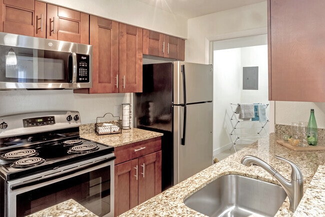 2BR, 2BA - 1,064 SF