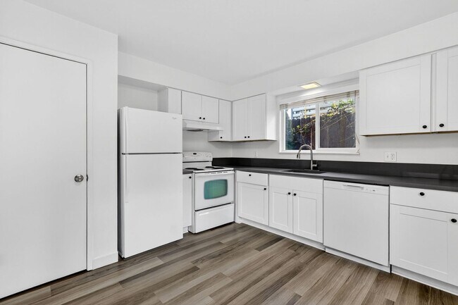 Bridgepointe Apartments