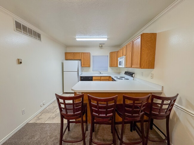 Photo - 1611 N Grandview Ln