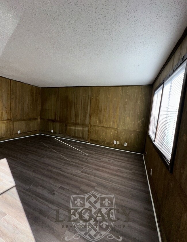 Photo - 1031 Harold Dr