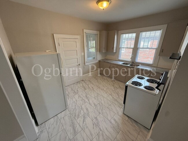 Photo - 113 E Sprague St