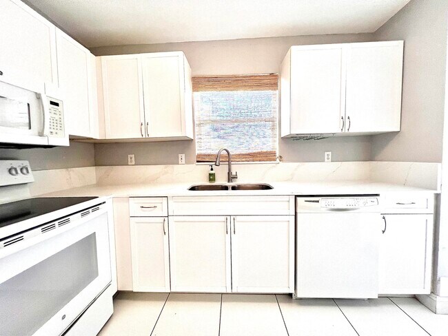Photo - 4103 NE 21st Terrace
