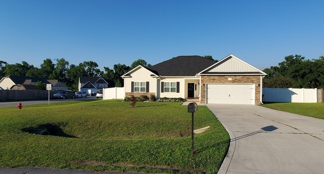 Photo - 158 Backfield Pl