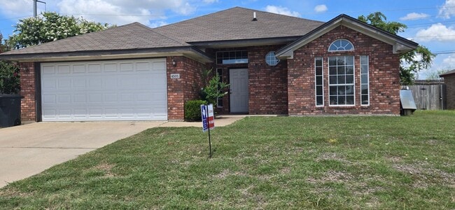 Photo - 4505 Hitchrock Dr House