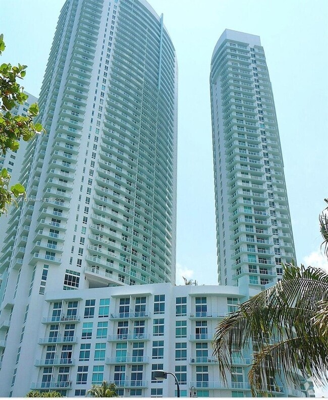 Building Photo - 1900 N Bayshore Dr Unit 2209 Rental
