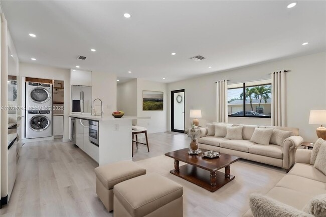 Photo - 255 Grant Dr
