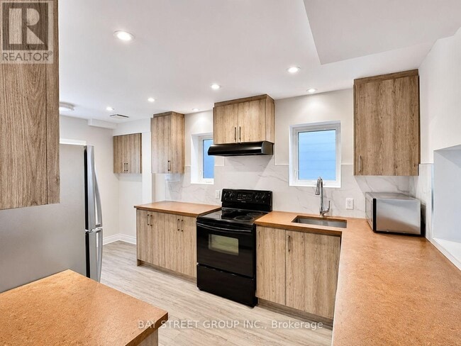Photo - 316 Willowdale Ave