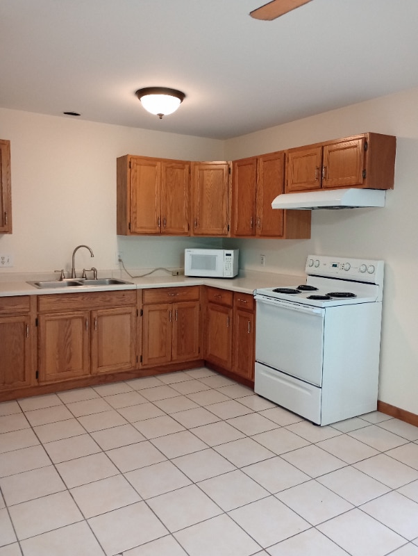 Building Photo - 316 S Walnut St